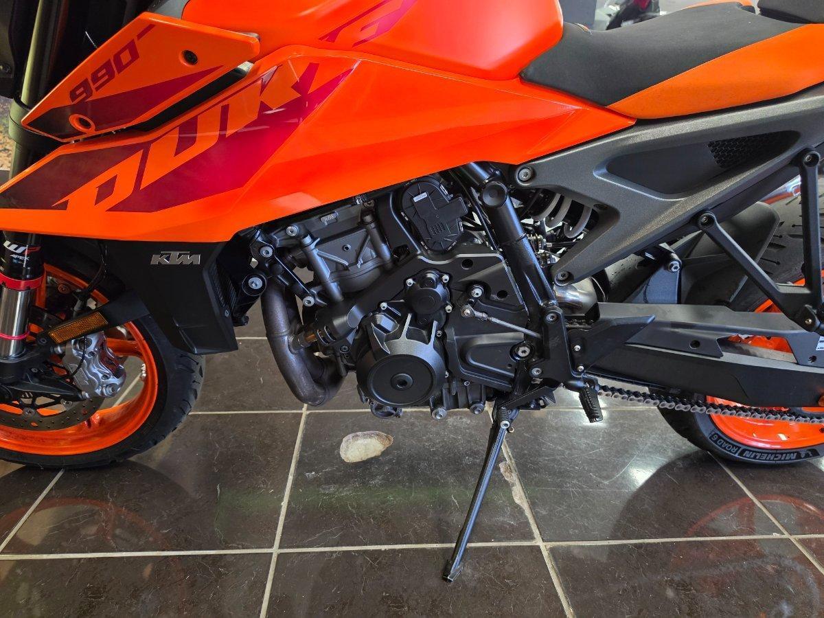 2024 KTM 990 DUKE ROAD