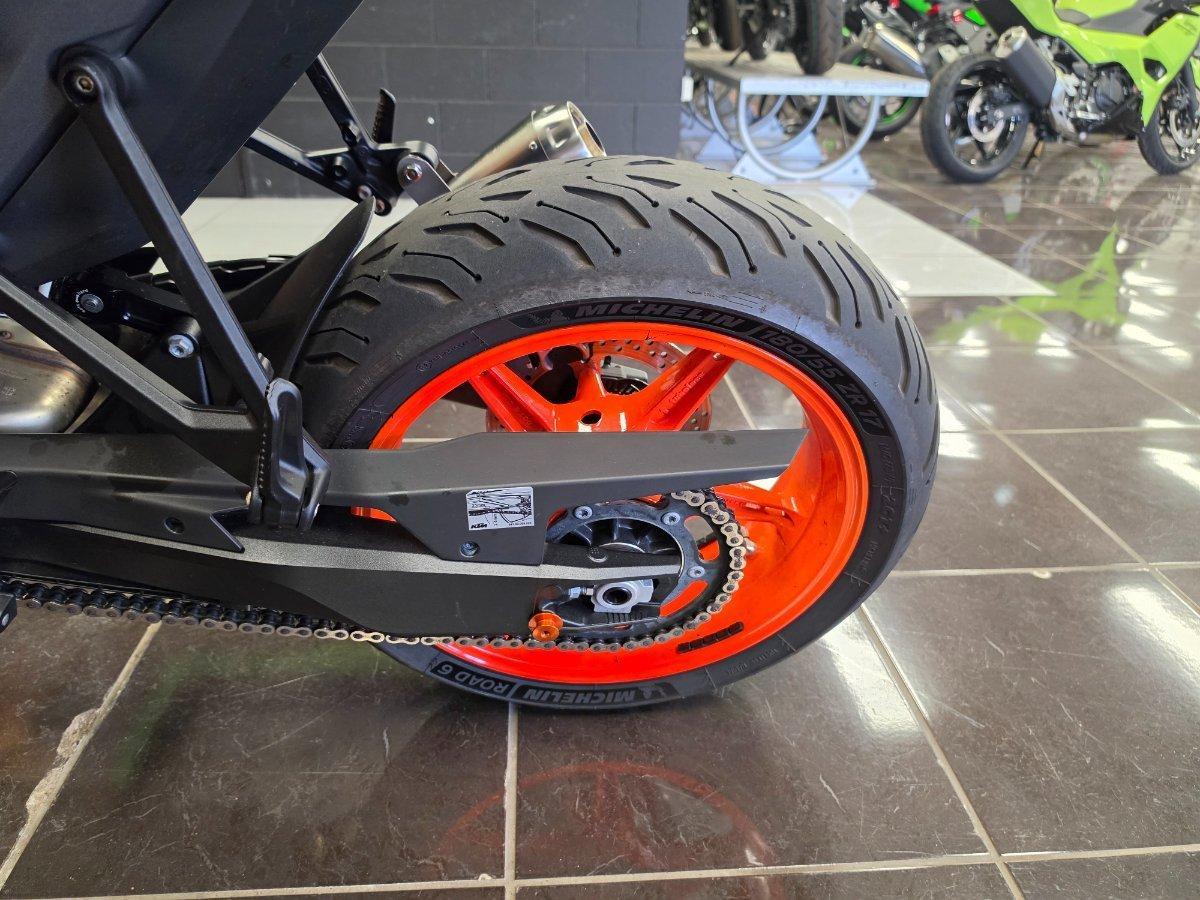 2024 KTM 990 DUKE ROAD