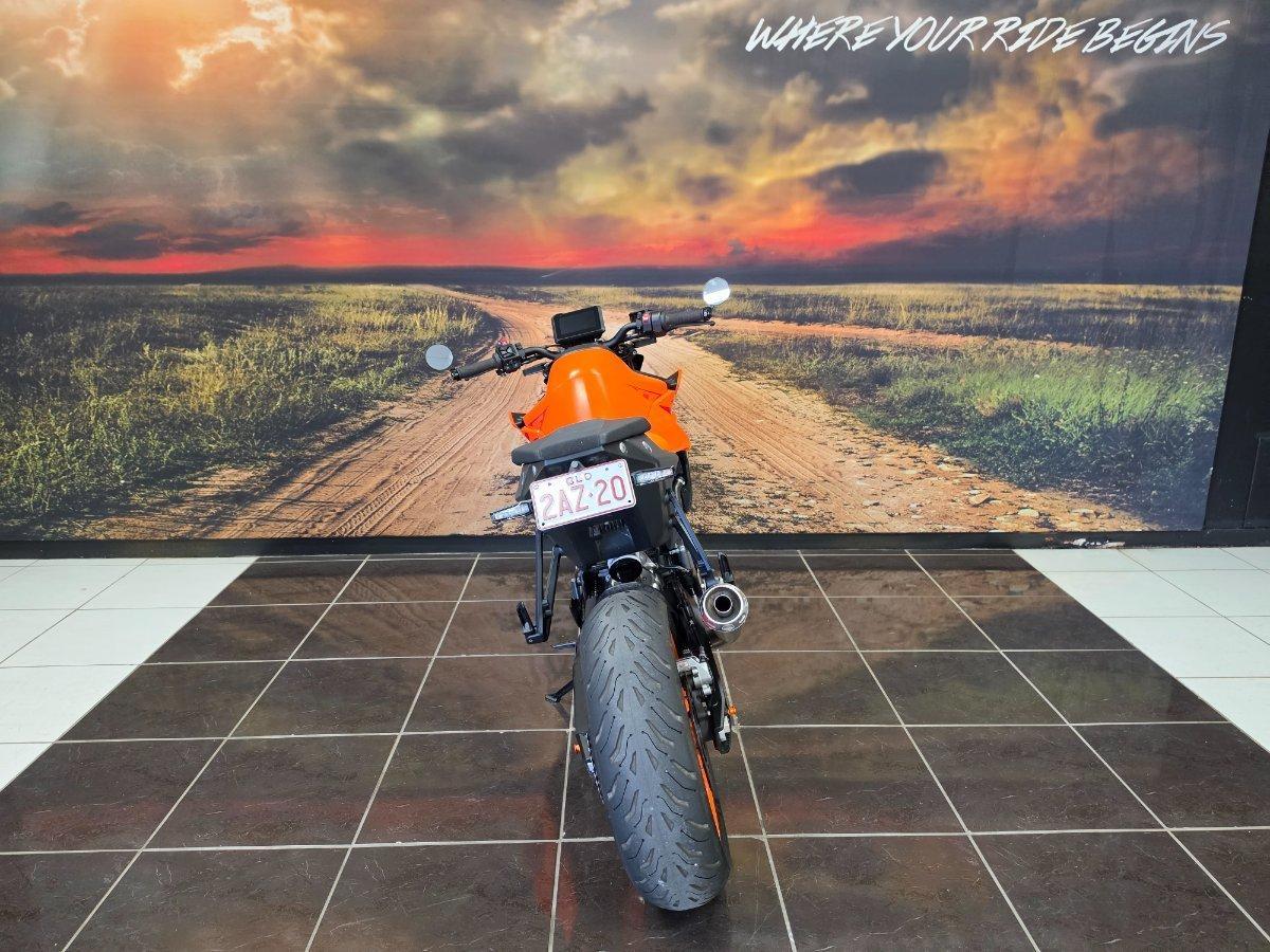2024 KTM 990 DUKE ROAD