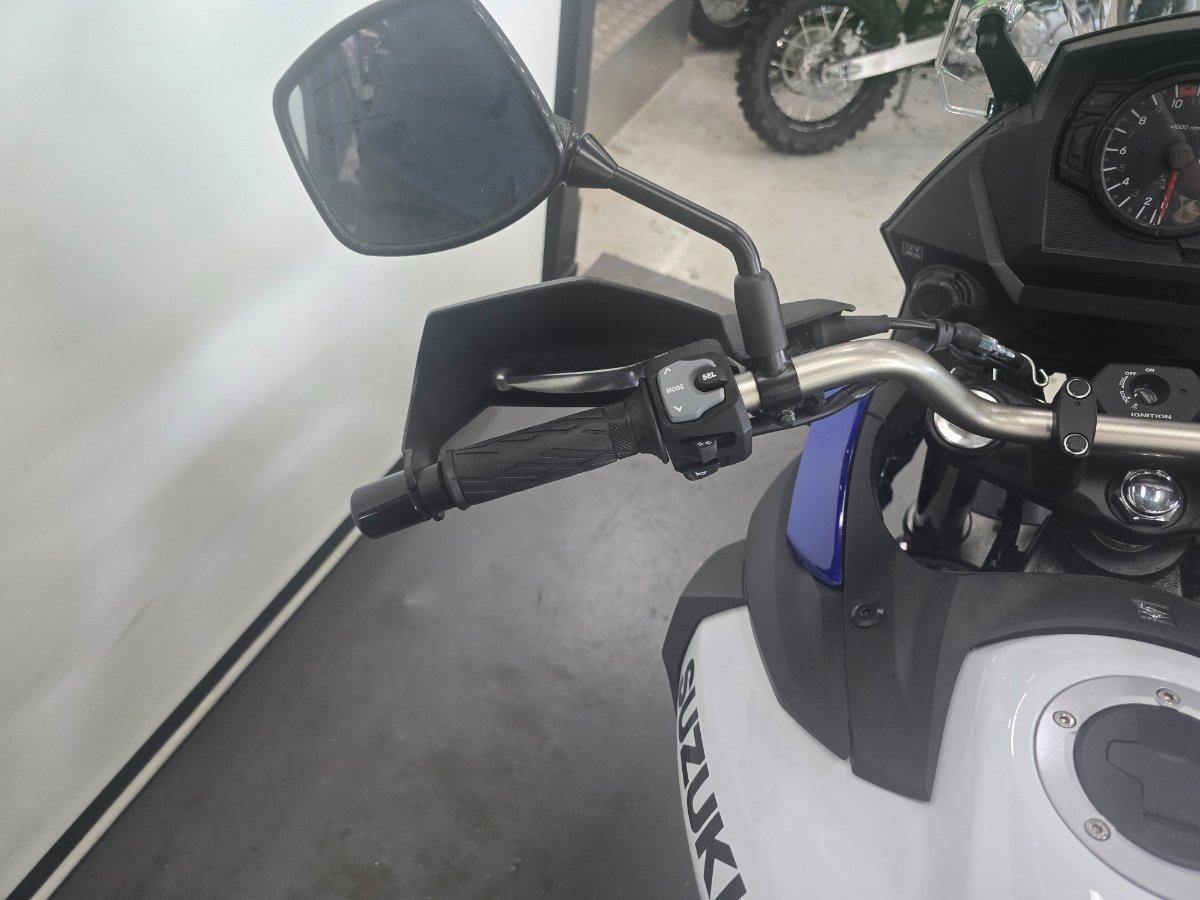 2024 SUZUKI V-STROM 650XT LAMS (DL650XAUE) DUAL SPORTS