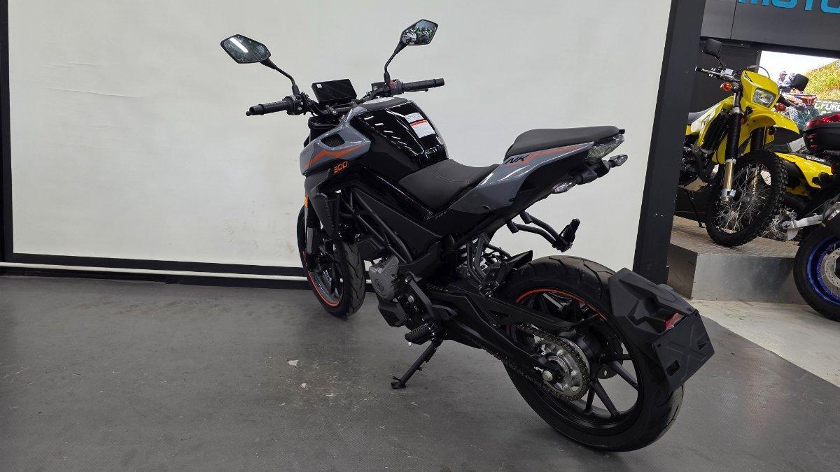 2025 CF MOTO 300 NK ABS ROAD