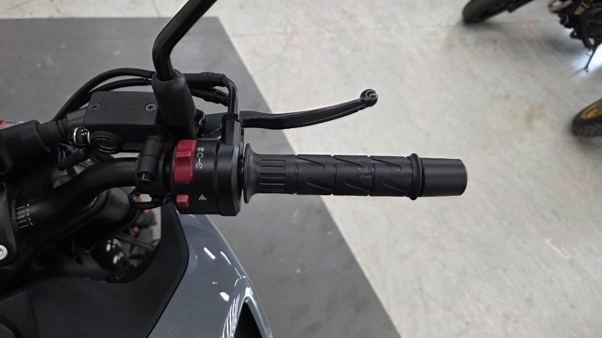 2025 CF MOTO 300 NK ABS ROAD