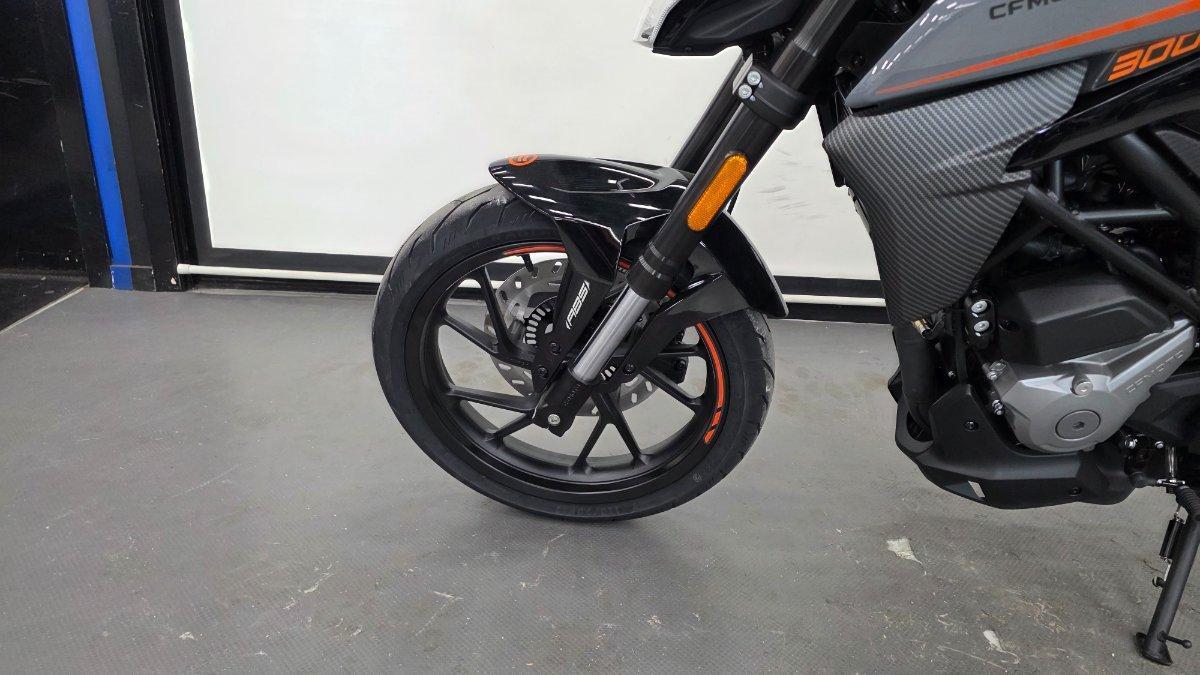 2025 CF MOTO 300 NK ABS ROAD