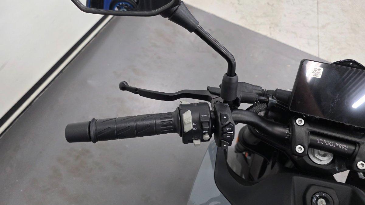 2025 CF MOTO 300 NK ABS ROAD