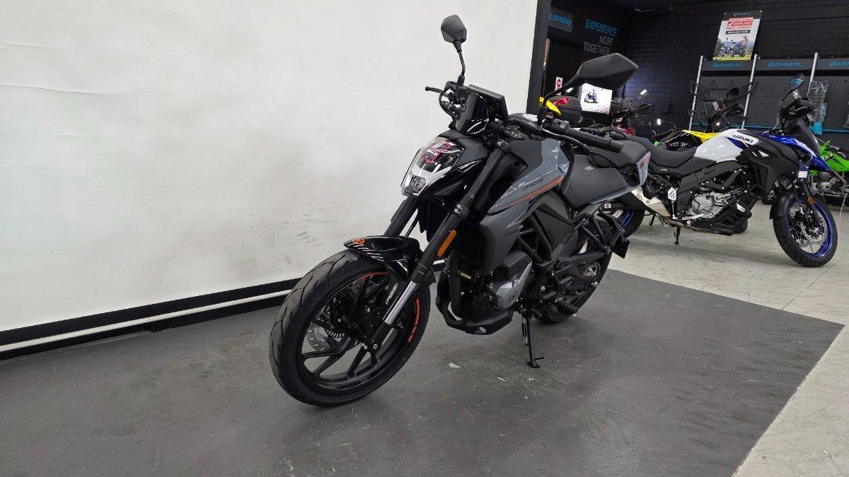 2025 CF MOTO 300 NK ABS ROAD