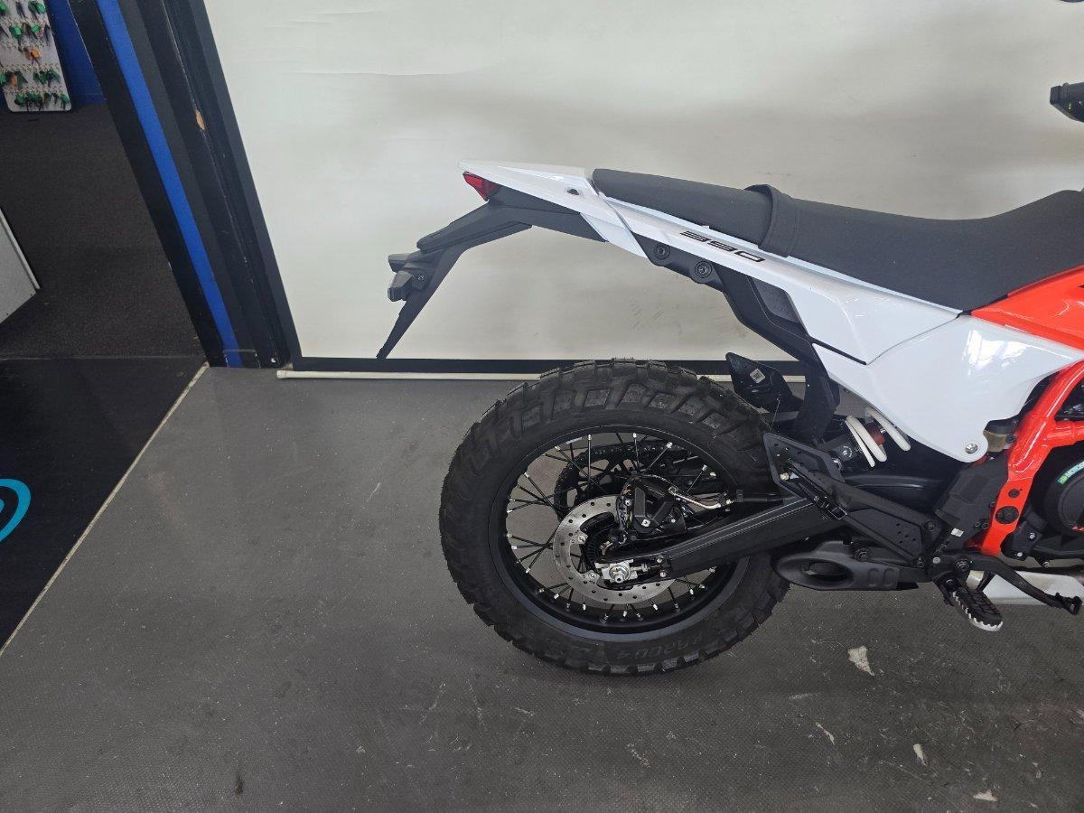 2025 KTM 390 ENDURO R DUAL SPORTS