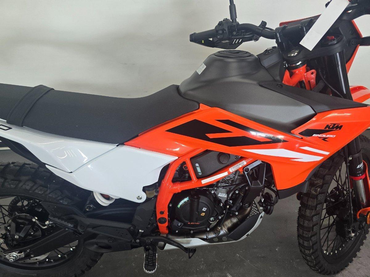 2025 KTM 390 ENDURO R DUAL SPORTS
