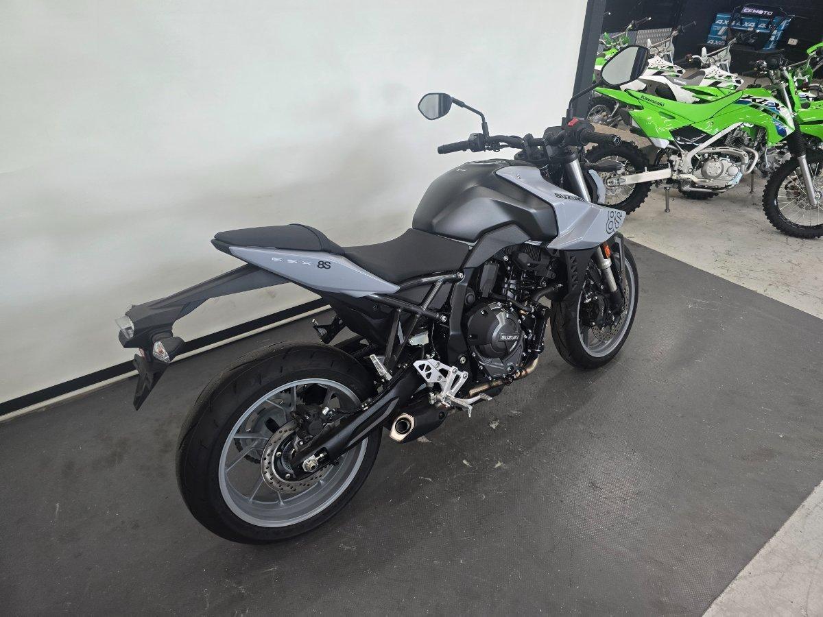 2024 SUZUKI GSX-8S ROAD