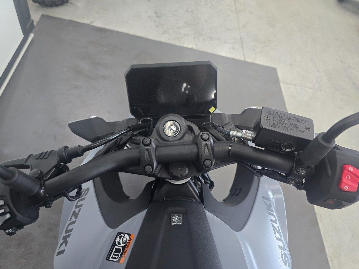 2024 SUZUKI GSX-8S ROAD