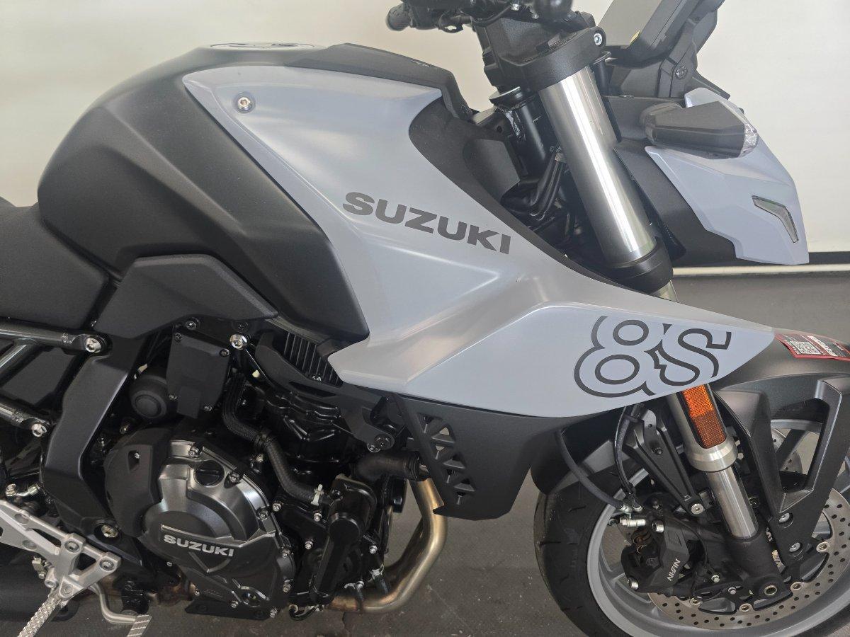 2024 SUZUKI GSX-8S ROAD