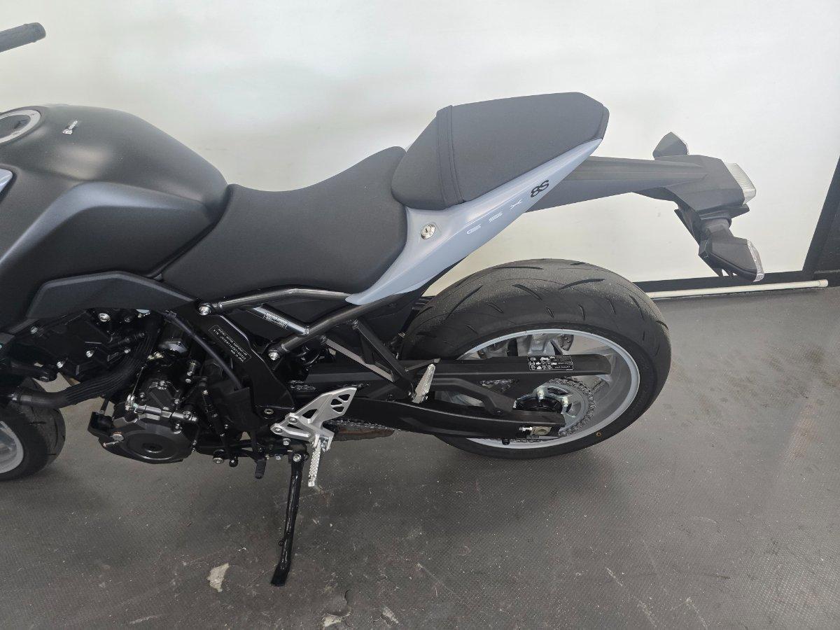 2024 SUZUKI GSX-8S ROAD