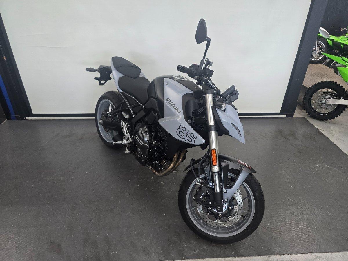 2024 SUZUKI GSX-8S ROAD