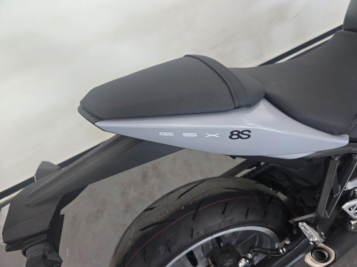 2024 SUZUKI GSX-8S ROAD
