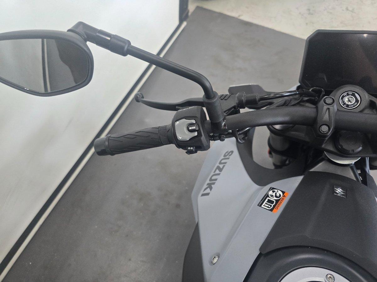 2024 SUZUKI GSX-8S ROAD