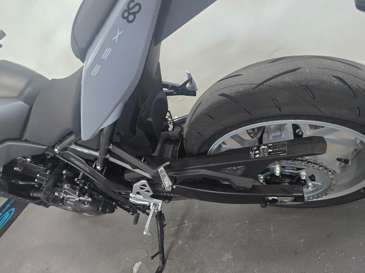 2024 SUZUKI GSX-8S ROAD