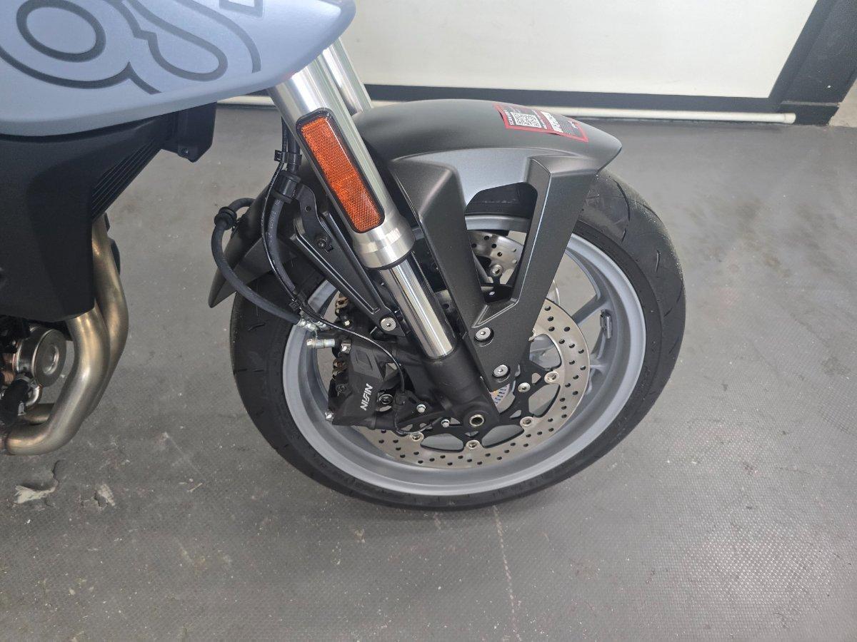 2024 SUZUKI GSX-8S ROAD