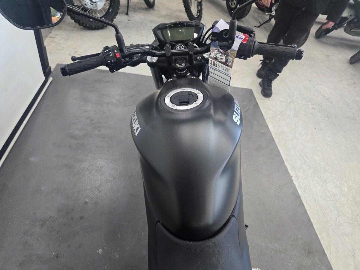 2026 SUZUKI SV650 LAMS ROAD