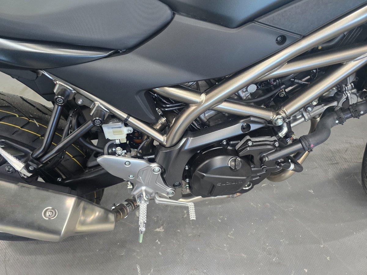 2026 SUZUKI SV650 LAMS ROAD