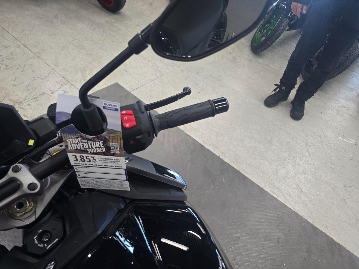 2026 SUZUKI GSX-S1000 ROAD