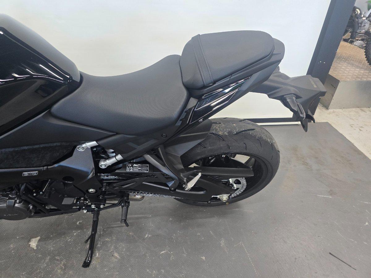 2026 SUZUKI GSX-S1000 ROAD