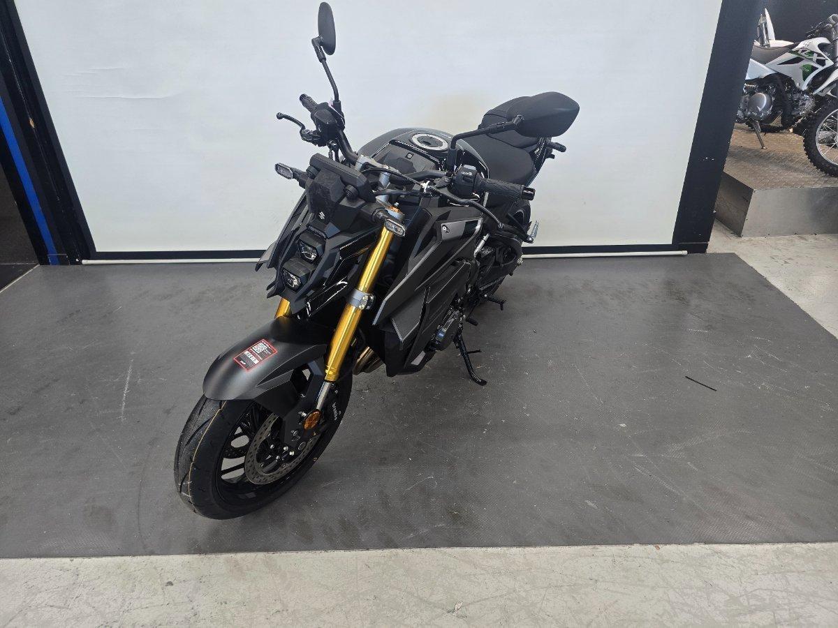 2026 SUZUKI GSX-S1000 ROAD