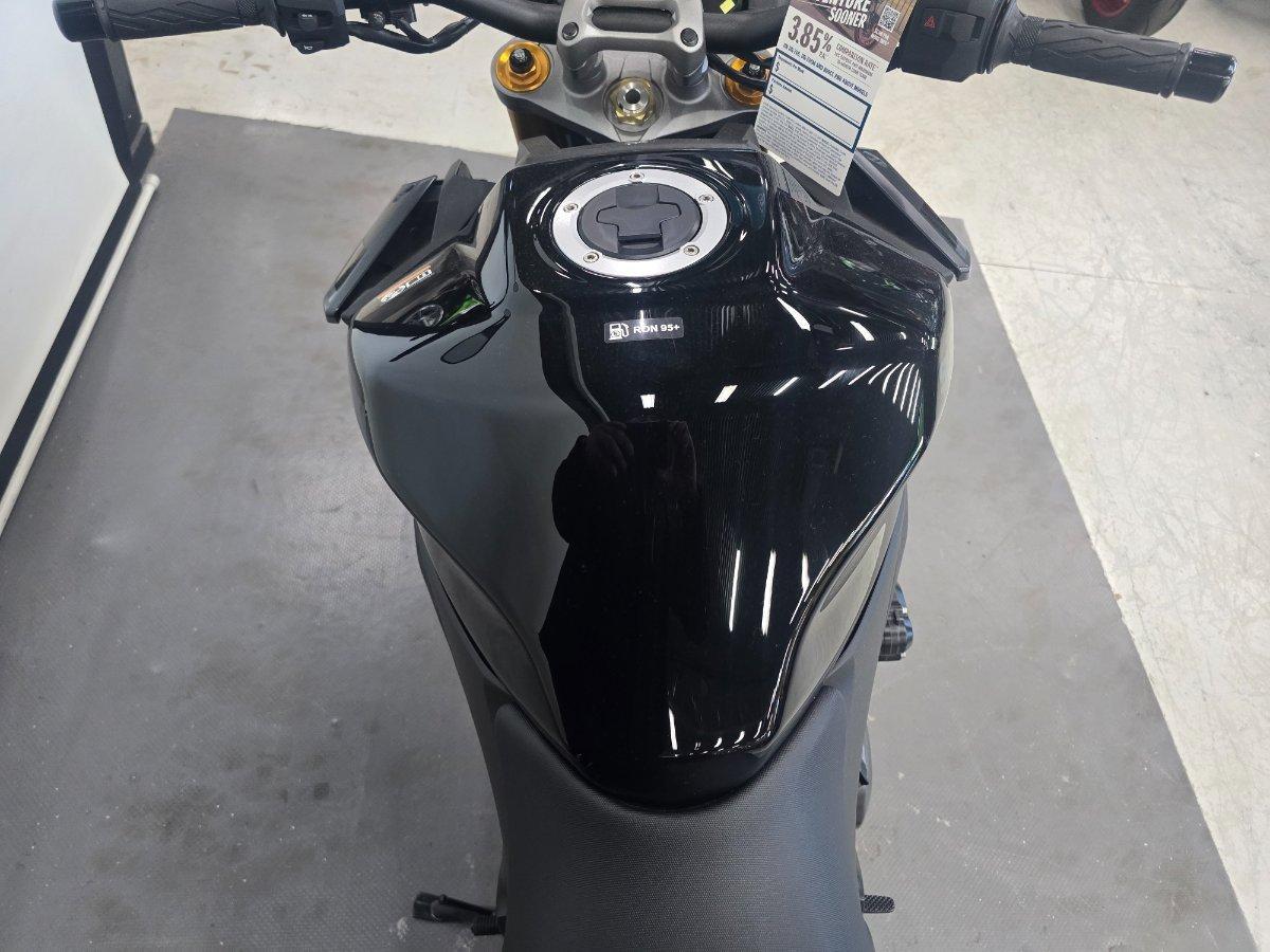 2026 SUZUKI GSX-S1000 ROAD
