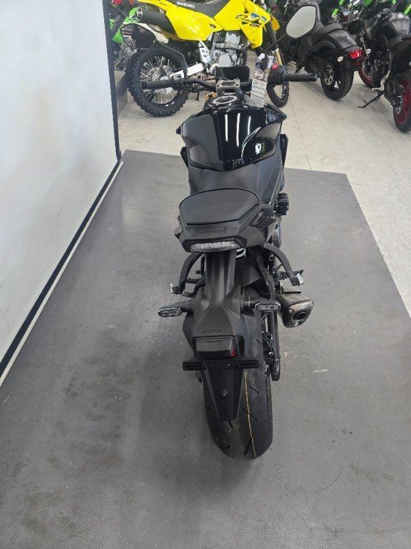2026 SUZUKI GSX-S1000 ROAD