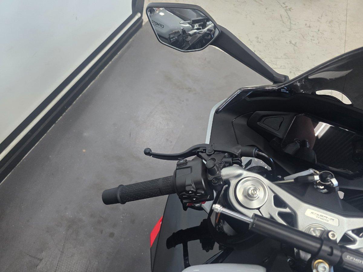 2025 CF MOTO 675 SR-R SPORTS