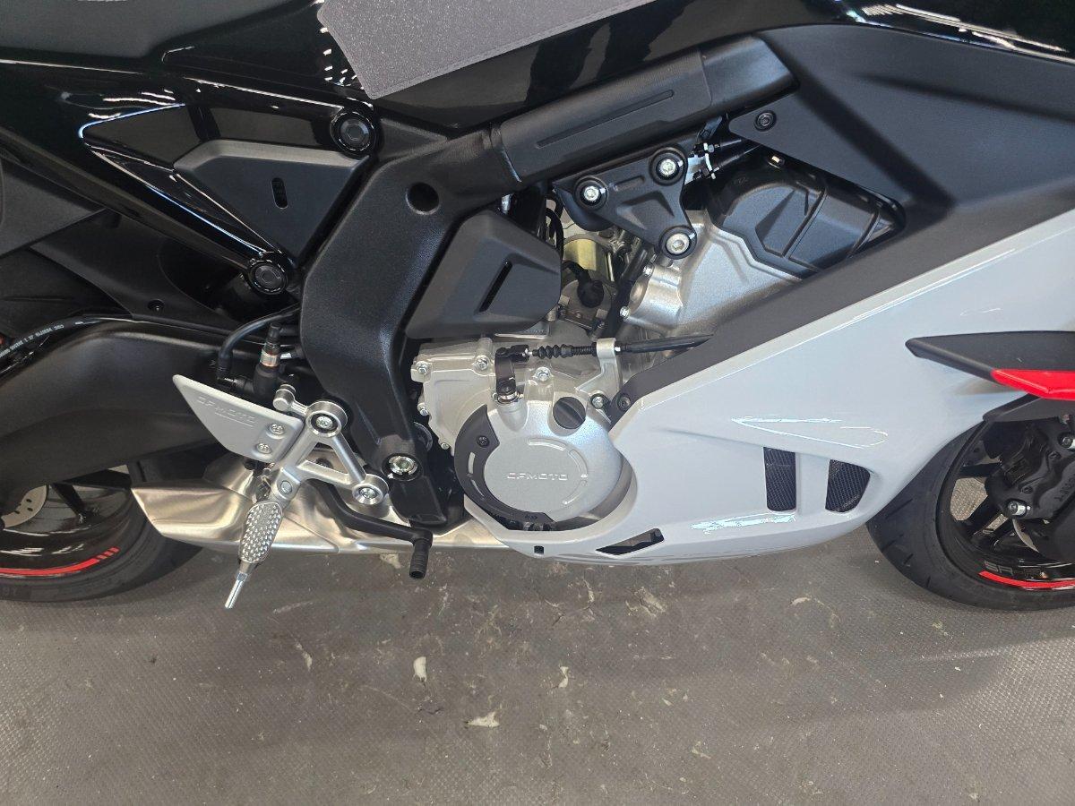 2025 CF MOTO 675 SR-R SPORTS
