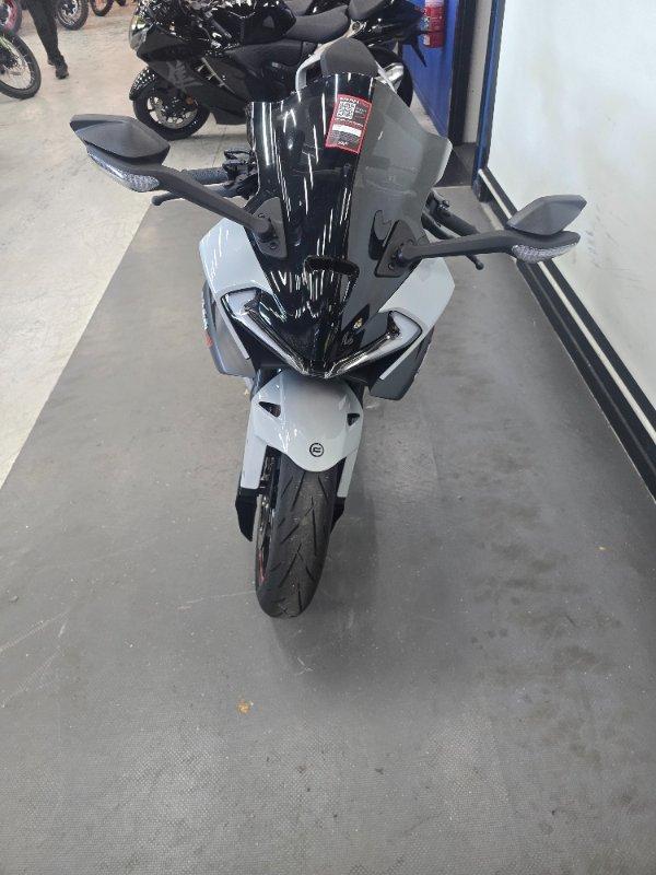 2025 CF MOTO 675 SR-R SPORTS