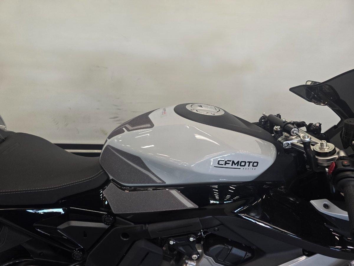 2025 CF MOTO 675 SR-R SPORTS