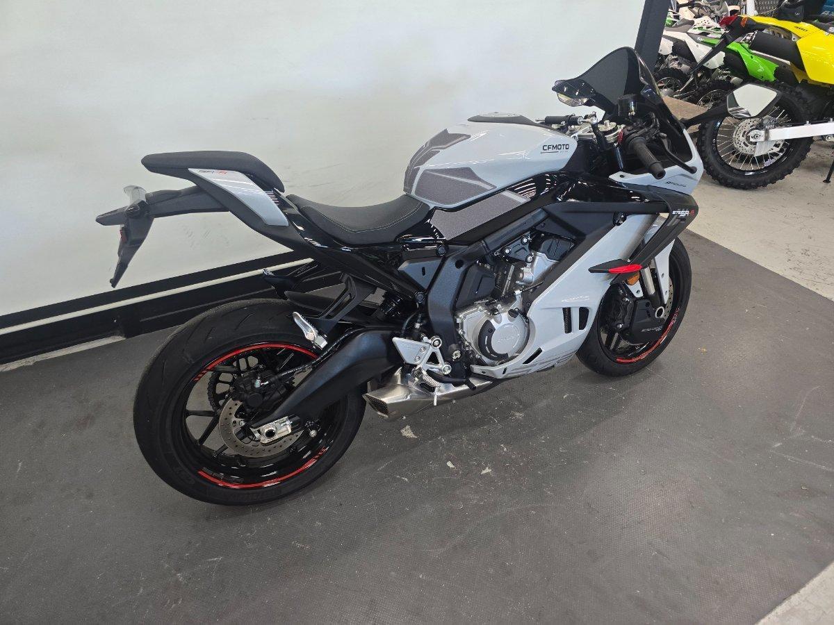 2025 CF MOTO 675 SR-R SPORTS