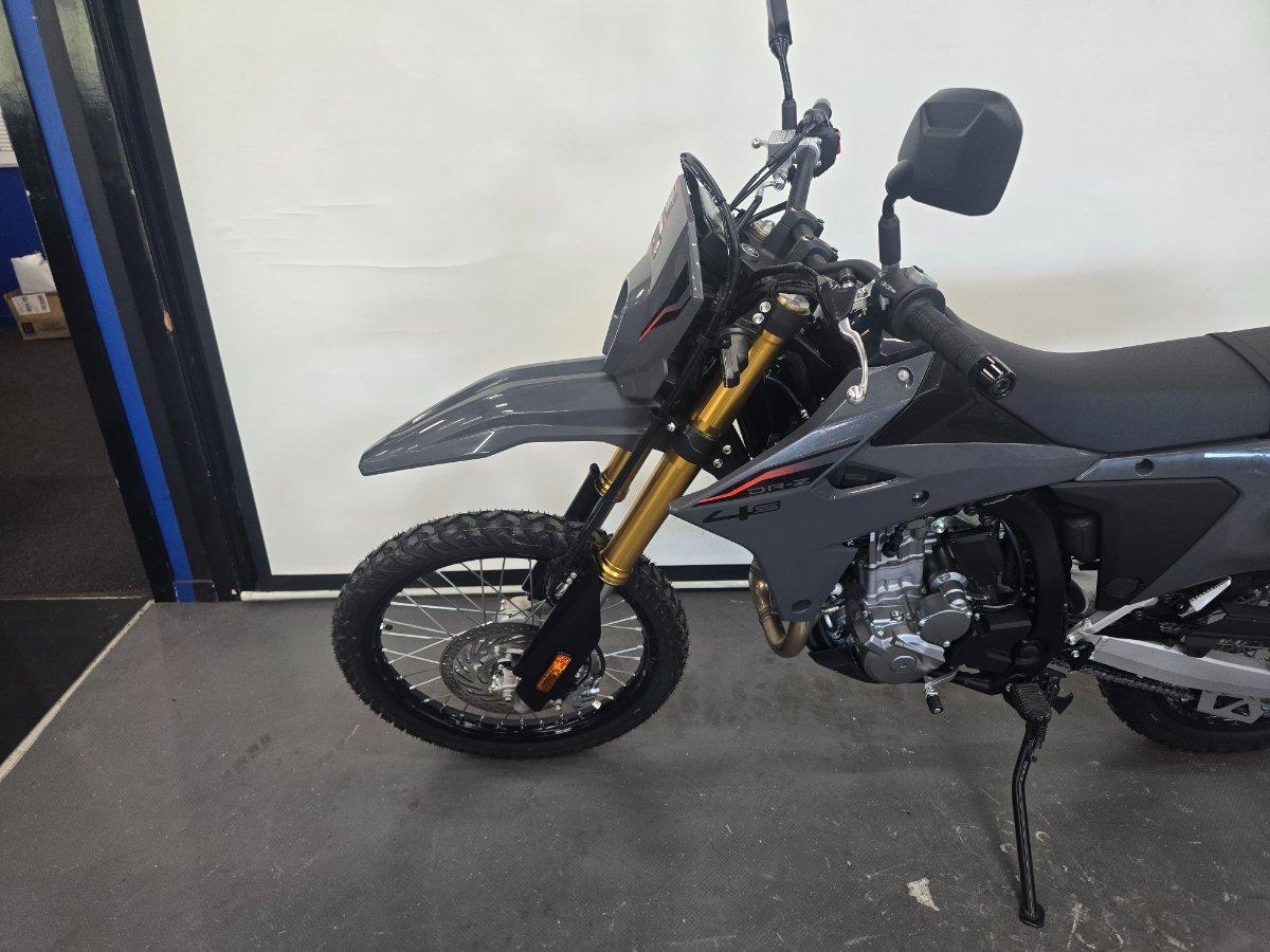 2026 SUZUKI DR-Z4S (DR-Z400SRJ) DUAL SPORTS