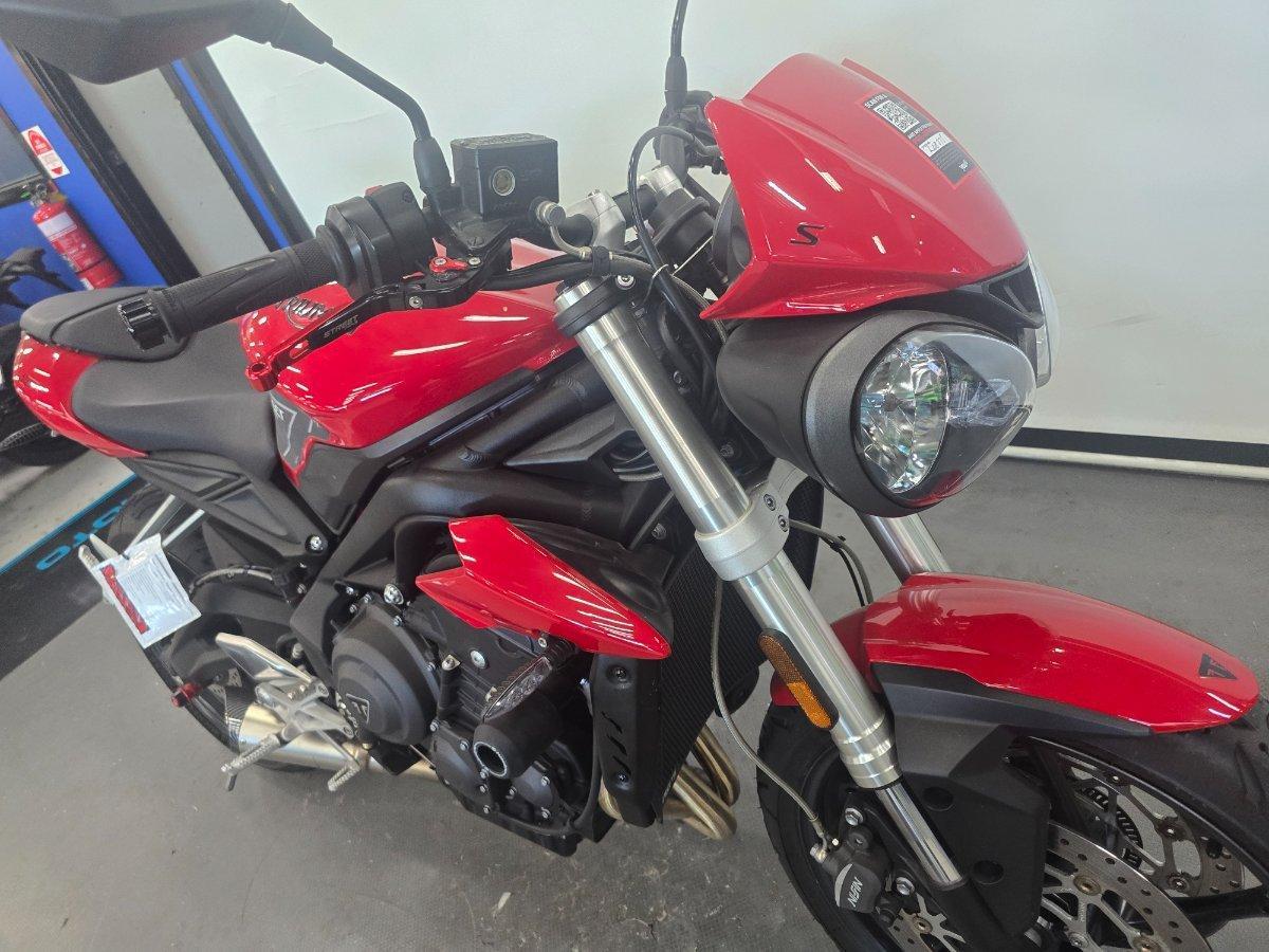 2018 TRIUMPH STREET TRIPLE S ROAD