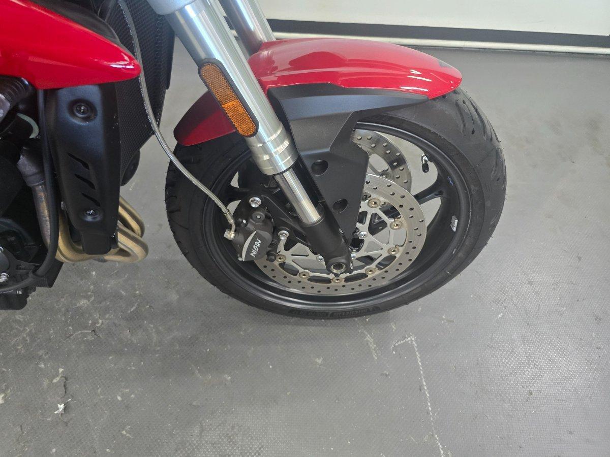 2018 TRIUMPH STREET TRIPLE S ROAD