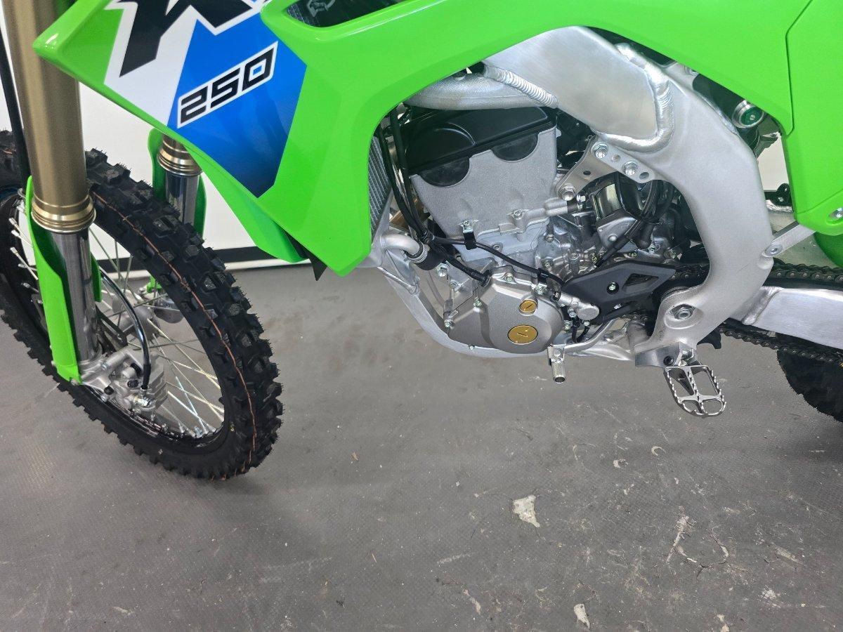 2026 KAWASAKI KX250 MOTOCROSS