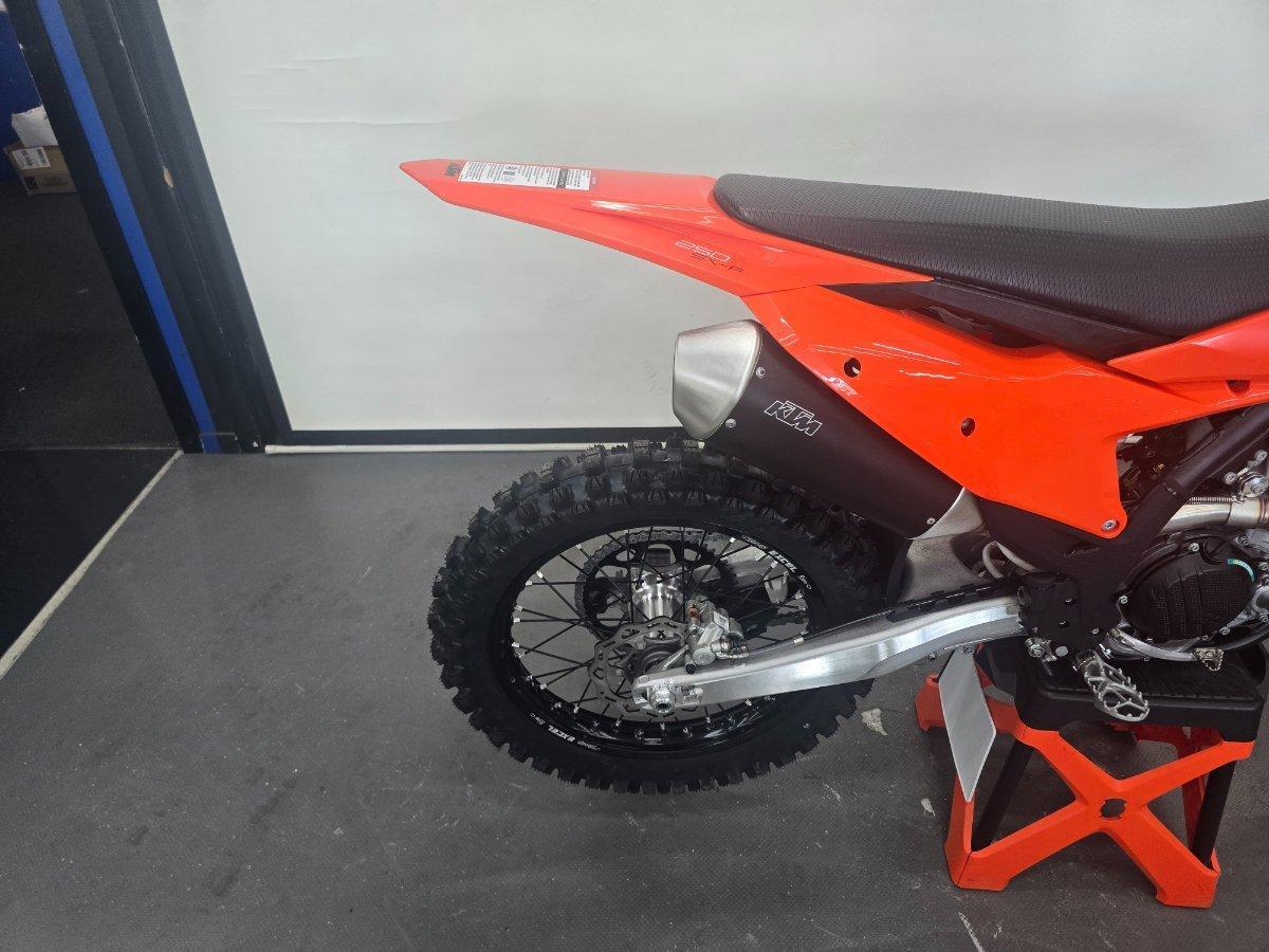 2026 KTM 250 SX-F MOTOCROSS