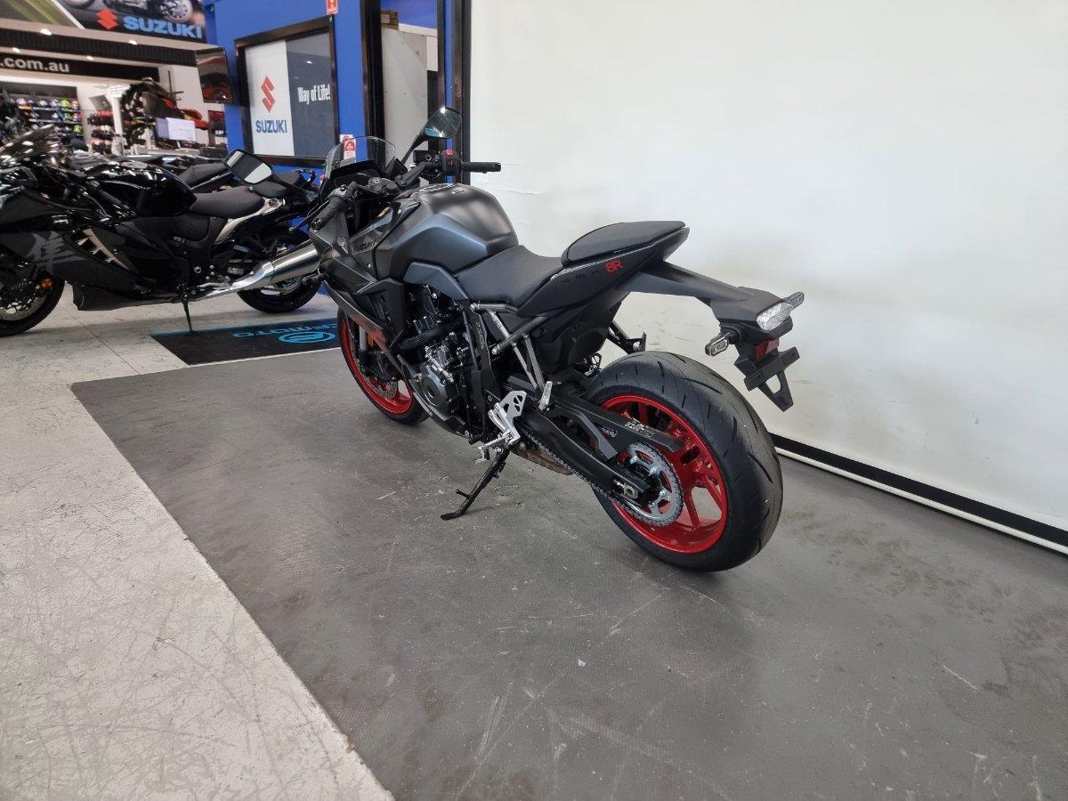 2026 SUZUKI GSX-8R ROAD