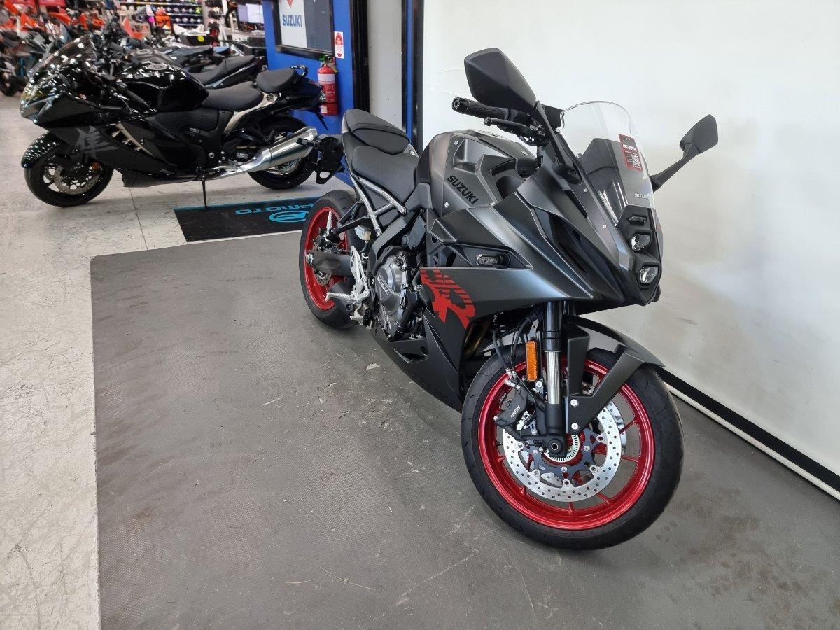 2026 SUZUKI GSX-8R ROAD