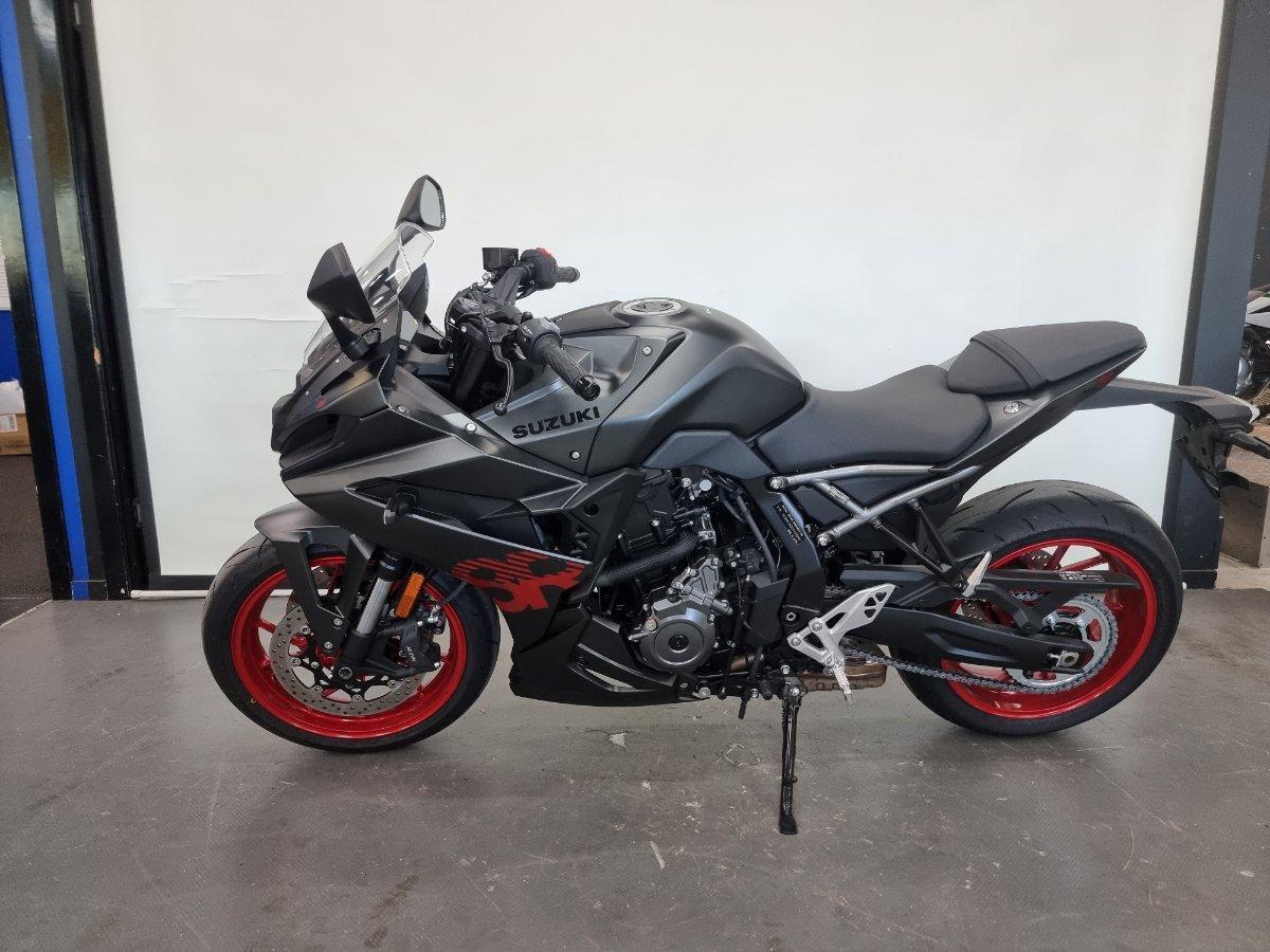 2026 SUZUKI GSX-8R ROAD