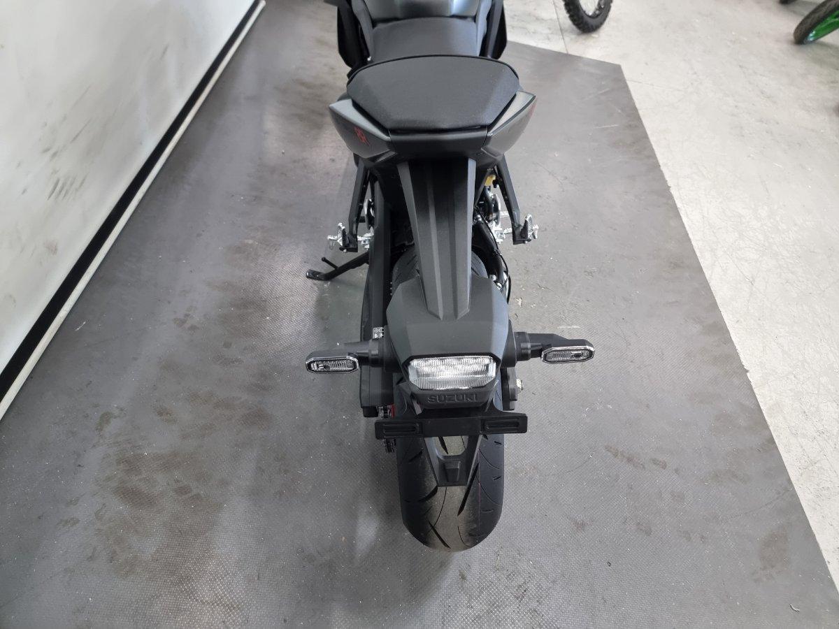 2026 SUZUKI GSX-8R ROAD