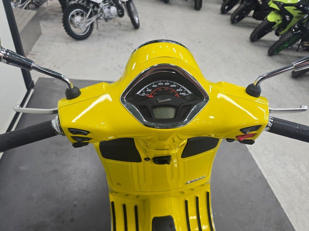 2022 VESPA GTS 300 SUPER SPORT SCOOTER