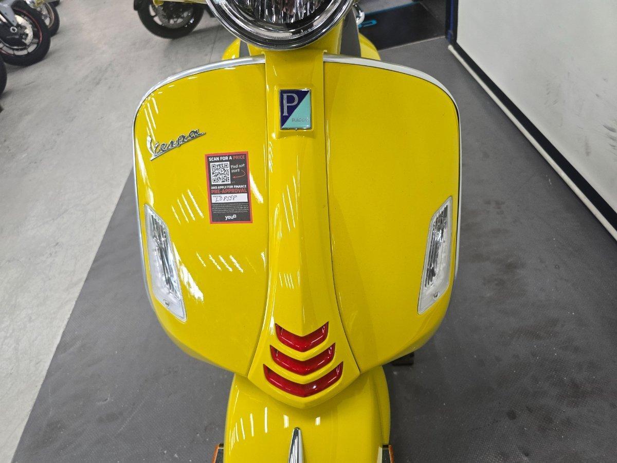 2022 VESPA GTS 300 SUPER SPORT SCOOTER