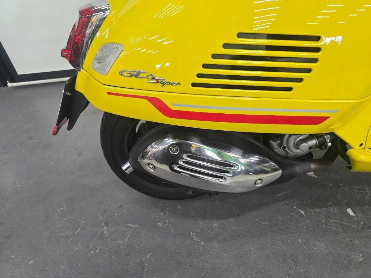 2022 VESPA GTS 300 SUPER SPORT SCOOTER