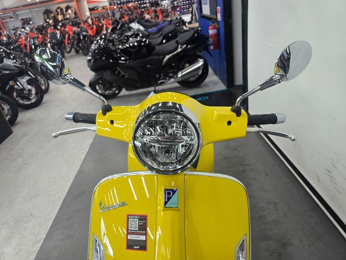 2022 VESPA GTS 300 SUPER SPORT SCOOTER