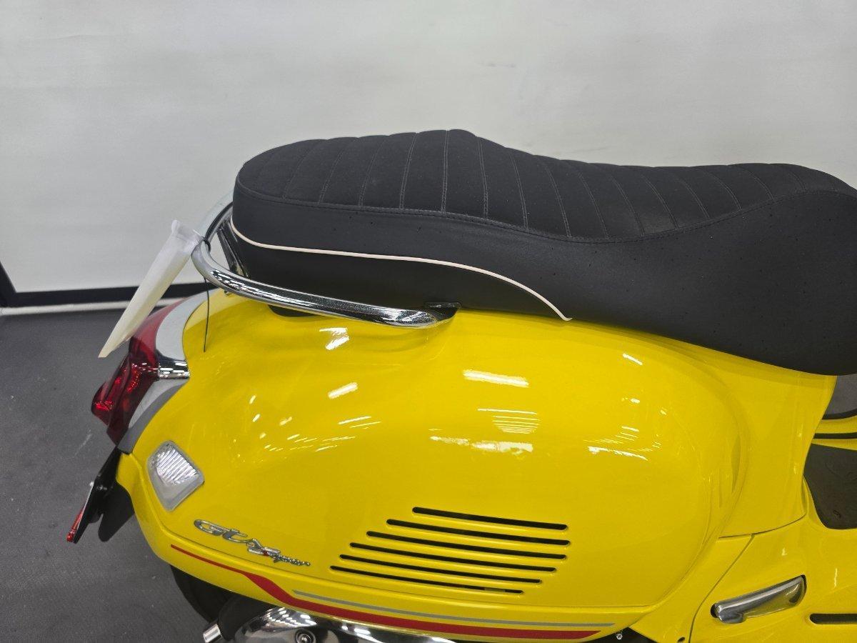 2022 VESPA GTS 300 SUPER SPORT SCOOTER