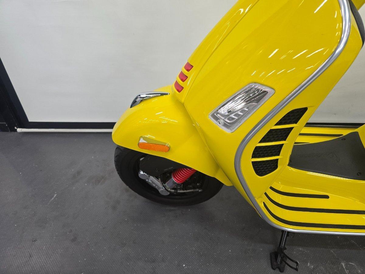 2022 VESPA GTS 300 SUPER SPORT SCOOTER