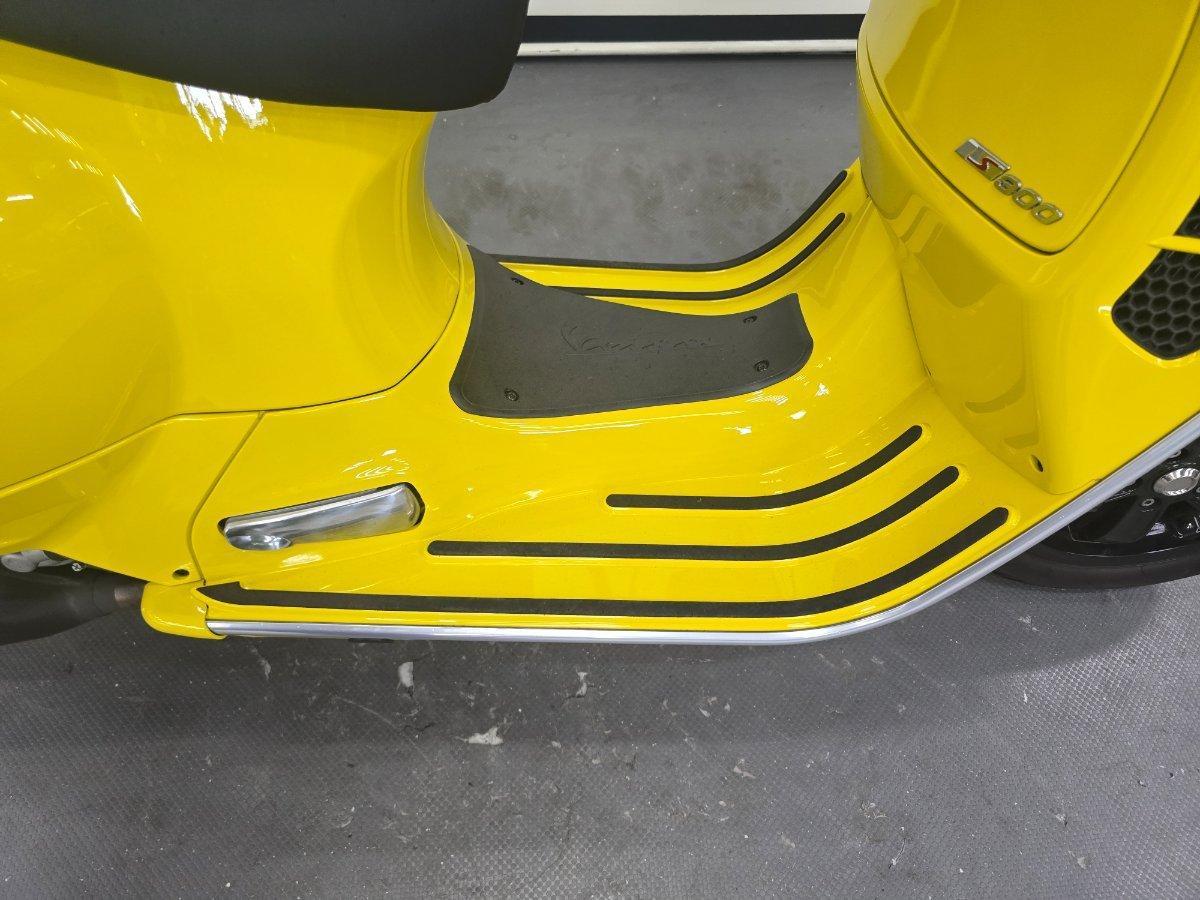 2022 VESPA GTS 300 SUPER SPORT SCOOTER