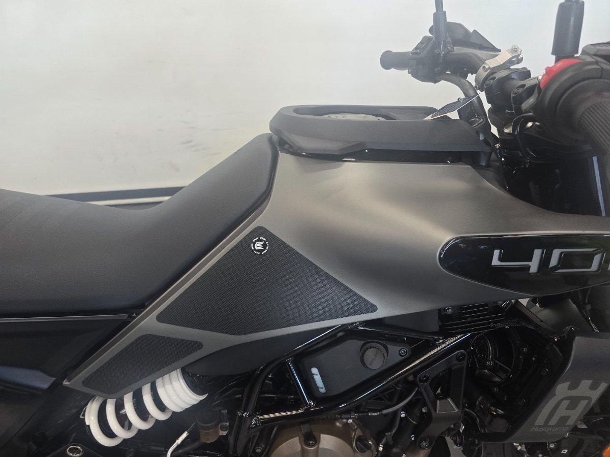 2025 HUSQVARNA SVARTPILEN 401 ROAD