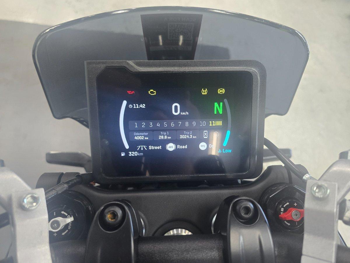 2025 HUSQVARNA SVARTPILEN 401 ROAD